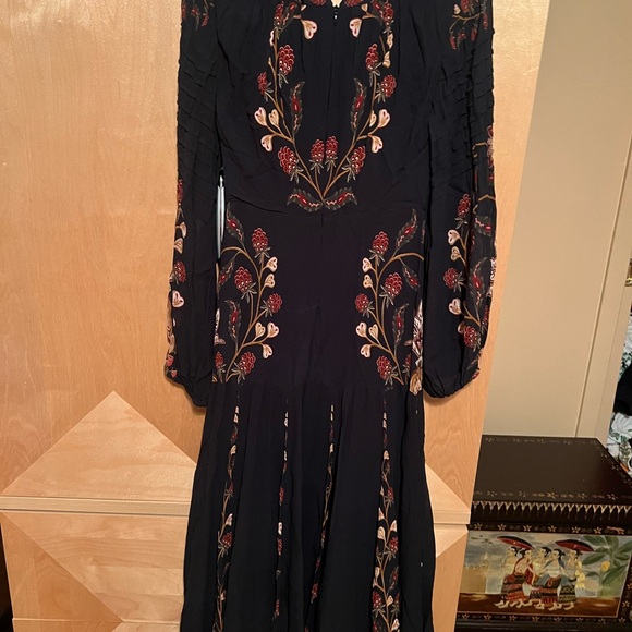 Farm Rio berry Black Dress - Picture 3 of 5